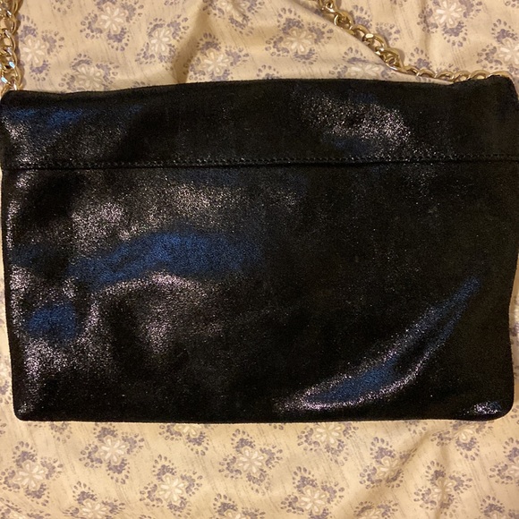 Danier over the shoulder purse - Picture 4 of 5
